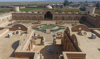 Yallow Hotel - a beautiful hotel in the heart of the Iranian desert